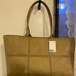 BRAND NEW🎊🎉 H&M Tote Bag 😊